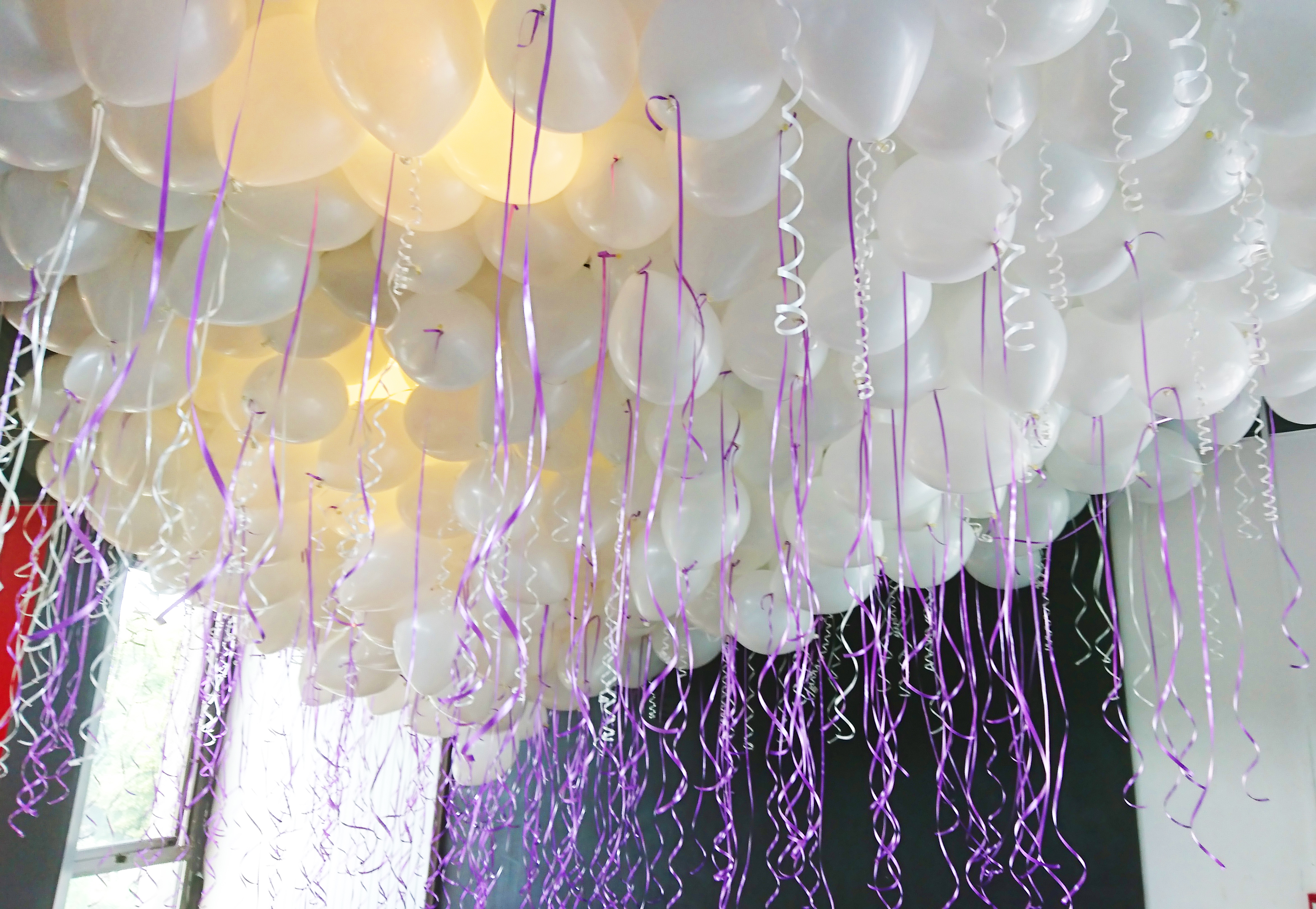Plafond de ballons hélium