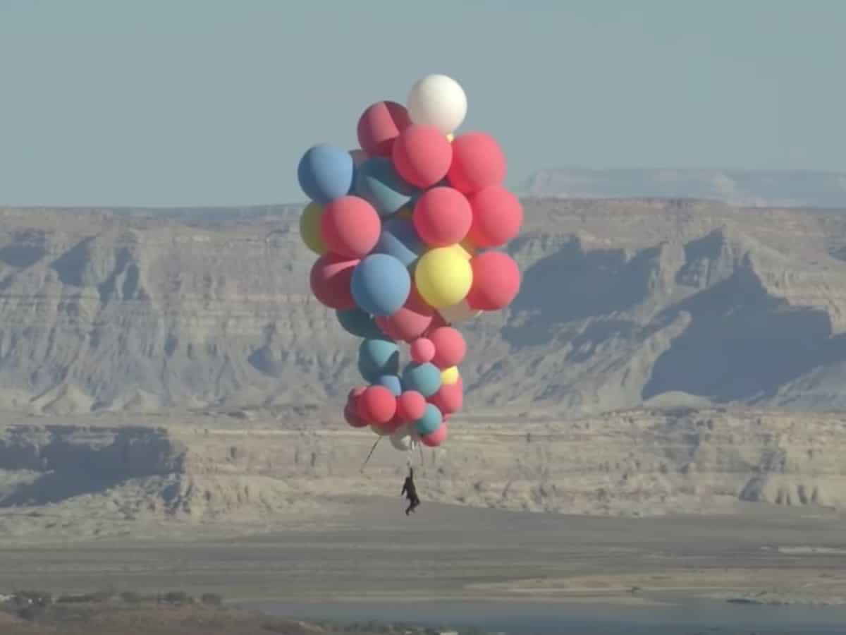 Pourquoi les ballons de baudruche à l'hélium finissent-ils par
